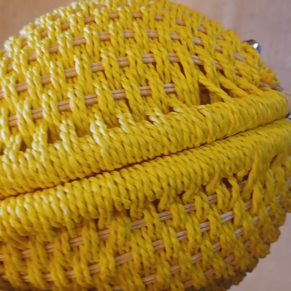 Bay Sky Unique Golden Yellow Paper/Rattan Basket Weave Handbag - Picture 4 of 10